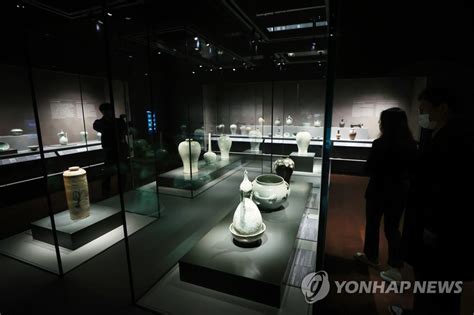 국립중앙박물관 새 단장 마친 청자실 공개 연합뉴스