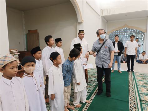 Berbagi Kasih Di Bulan Ramadan Jfx Santuni Siswa Sekolah Tahfizd