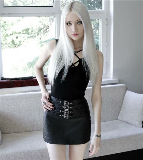 Pin by H Alv rez on Belleza Góthica Blonde goth Goth beauty Gothic outfits