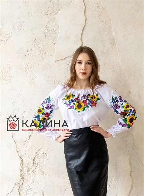 Жіноча вишиванка на сорочковій тканині "Квітковий мікс"