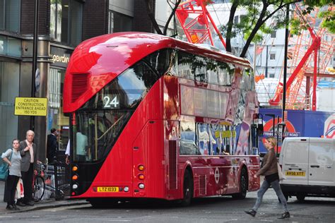 REJS: Photos: London: 4 July 2013: Trafalgar Square and a "Boris Bus"