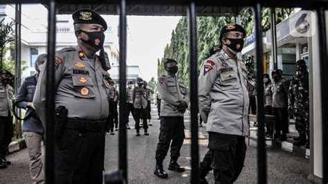 Personel Jaga Sidang Vonis Rizieq Shihab Di Kasus Tes Swab Rs