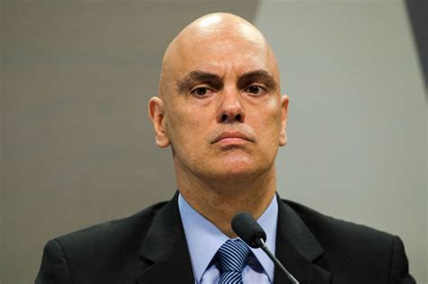 Dino diz que Alexandre Moraes pediu legalmente relatórios ao TSE Folha PE