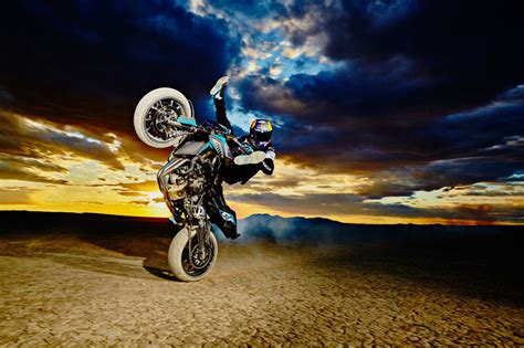 Capturing The Beauty Of Motorcycle Stunt Riding