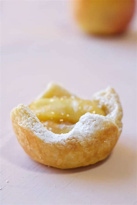 Mini Apple Pies Bites with Puff Pastry and Canned filling