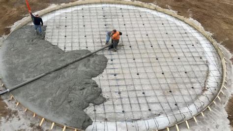 How To Pour Round Concrete Slab Formwork And Screeding