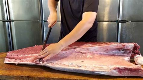 Sharpest Knife Cuts 870 Lb Giant Bluefin Tuna For Sashimi Amazing