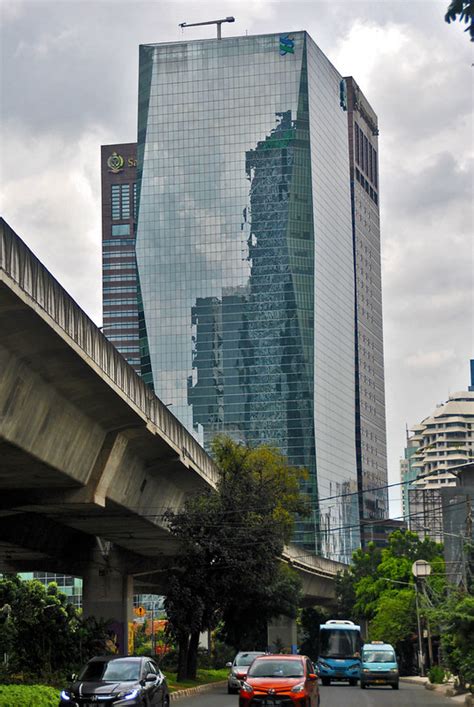 Menara Standard Chartered Setiap Gedung Punya Cerita