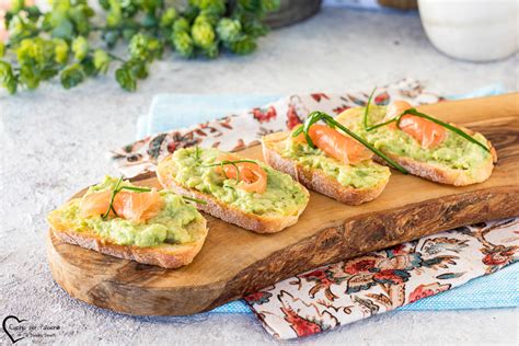 Crostini Con Salmone E Avocado Ricetta Antipasto Aperitivo Finger