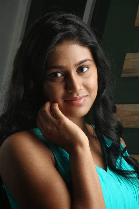LG Moviee Manisha Yadav New Hot In Green Midi