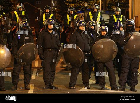 Riot Gear Hi Res Stock Photography And Images Alamy