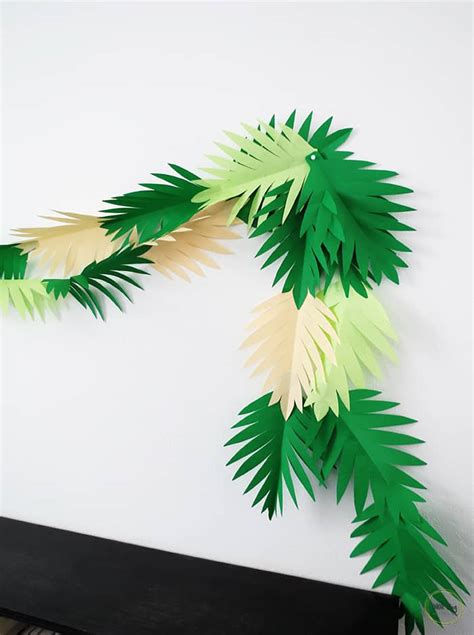 Make a paper leaves garland in 30 minutes