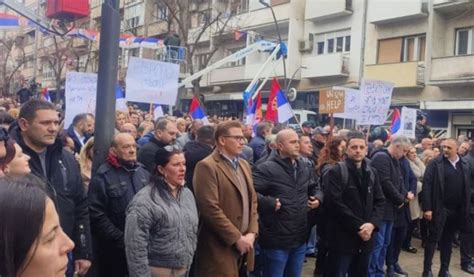 Serb T N Mitrovic T Veriut Protestojn Kund R Ndalimit T Dinarit