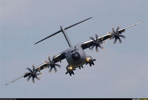AIRPLANE SCALE MODELKIT: AIRBUS A-400 M