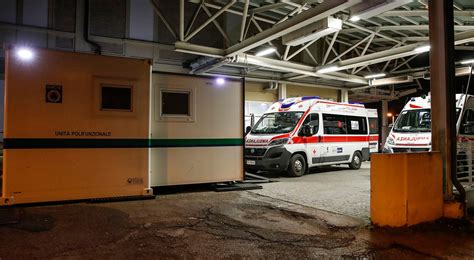 Coronavirus Pesaro Urbino Studente Tra I Casi Positivi Classe In