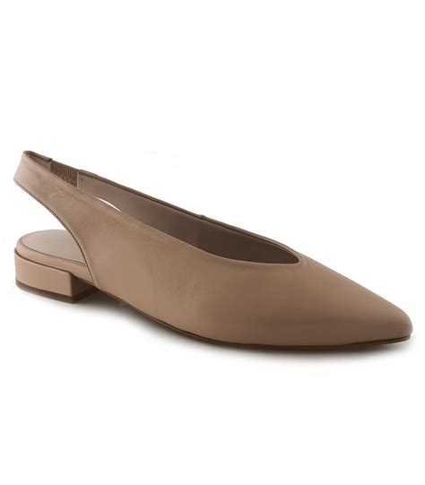 Zapato salón en piel nude de Escalzia modelo Begoña