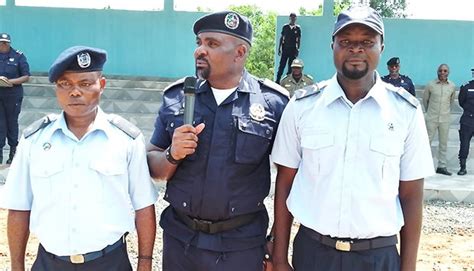 Jornal de Angola Notícias Polícia Nacional homenageia efectivos