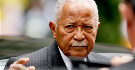 David Dinkins Nycs First Black Mayor Has Died At 93 Cbs News