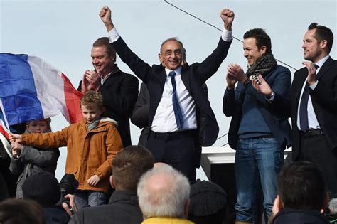 Présidentielle Éric Zemmour saffiche avec Nicolas Bay lors de son