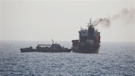 Irán incauta un buque petrolero y crece la tensión con EE UU