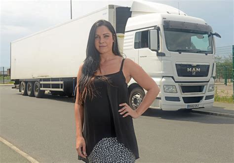 Britains Prettiest Truck Driver Bags Her Dream Job Daily Star