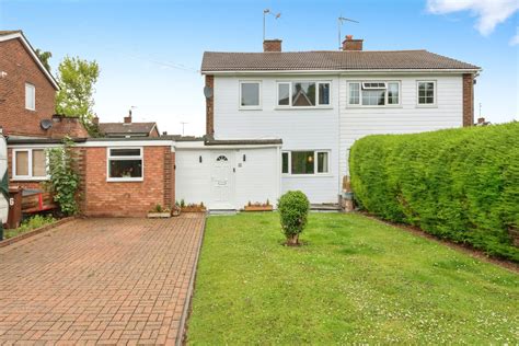 3 Bedroom Semi Detached House For Sale In Portfield Close Buckingham