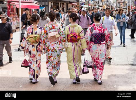 Abiti Tradizionali Kimono Giapponesi Immagini E Fotografie Stock Ad