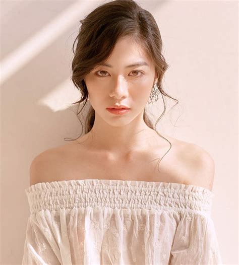 Mê mẩn nhan sắc vạn người mê của hot girl Vi Nguyễn