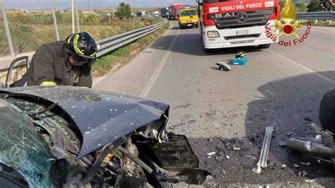 Chieti Auto Finisce Fuori Strada Muore Un Enne Il Difforme