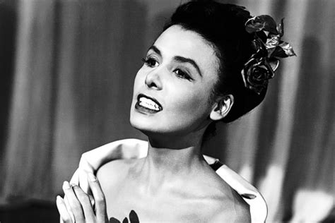 Lena Horne Singer Dies At Age 92 By Will Friedwald Wsj