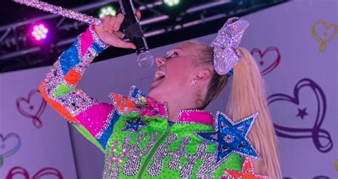 Jojo Siwa Returns For Another ‘worldwide Live Backyard Performance