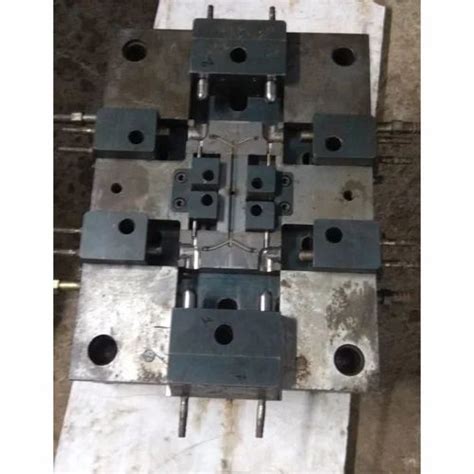 Hot Runner Mild Steel Plastic Injection Moulding At Piece In Ahmedabad