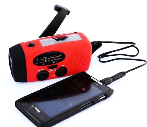 Dynamo Emergency Phone Charger Protable Solar Radio AM/FM Hand Crank Radio Flashlight-in ...