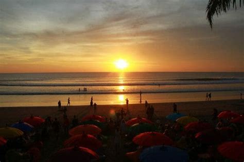 Pantai Double Six Bali Rekomendasi Tempan Nongkrong Dan Bersantai