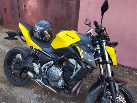 Купить б у Kawasaki Z 650 инжектор 6 передач в Москве жёлтый naked bike 2017 года на Авто ру ID