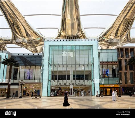 Avenues mall in kuwait hi-res stock photography and images - Alamy