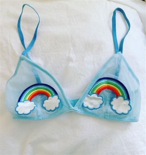Transparan bikini giymek davetkar gösterir mi KizlarSoruyor