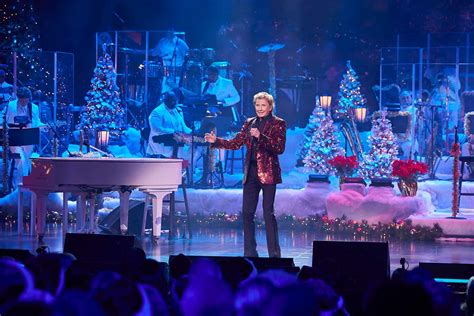 Barry Manilow Reveals Christmas Movie That Had Him 'Crying at the End'