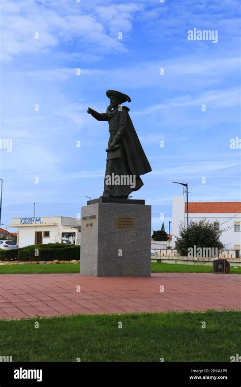 Sagres Algarve Portugal October 20 2022 Statue Of Prince Henry The
