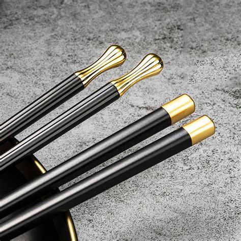 Black and Gold Japanese Luxury Reusable Metal Chopsticks Alloy Non-Slip – Beautiful Chopsticks