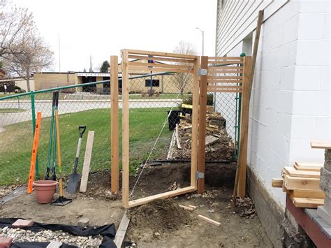 Mid Mod Minot Diy A Mid Century Modern Cedar Fence