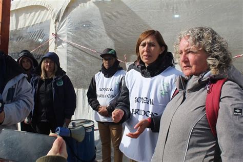 EL SOYEM PROTESTA EN LAS PUERTAS DE LA GLOBA DEL BALC 2022 Bariloche