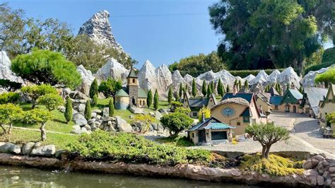 Fantasyland Storybook Land Canal Boats K On Ride Pov Disneyland Park