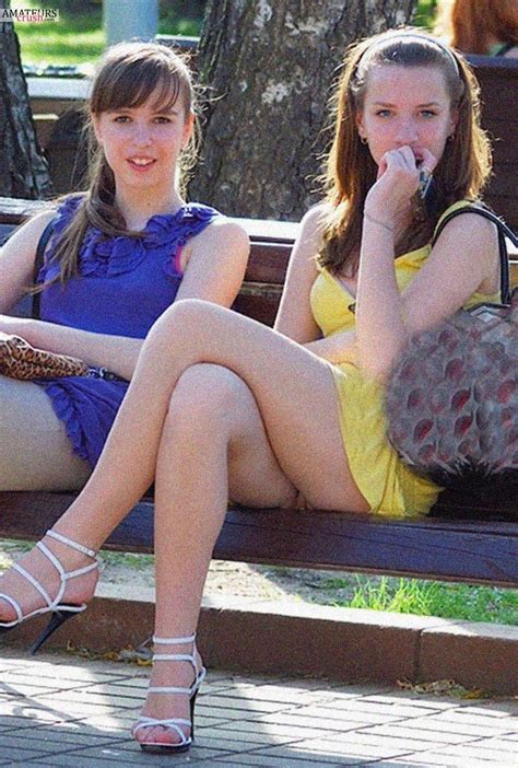 Candid Voyeur Pussy Slip