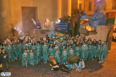 Un Paese In Festa Per Il Carnevale In Notturna Di Palazzolo Merito Del