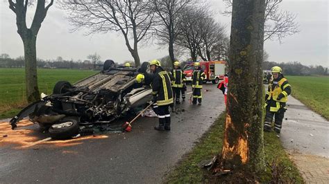 Polizei Stellt Gaffer Zwei Personen Bei Unfall Im Kreis Stade Schwer