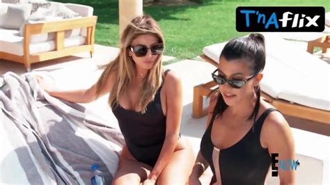 Kourtney Kardashian Sexy Scene In Keeping Up With The Kardashians Porn Videos