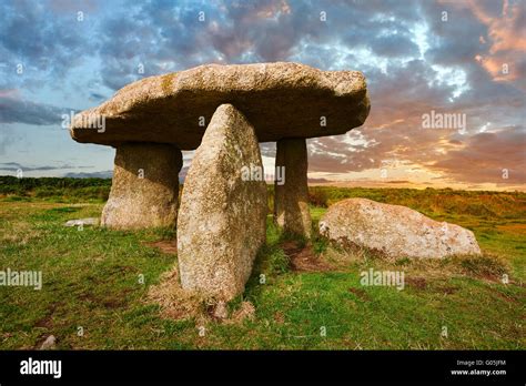 Lanyon Quoit A Megalithic Burial Dolmen From The Neolithic Period Stock