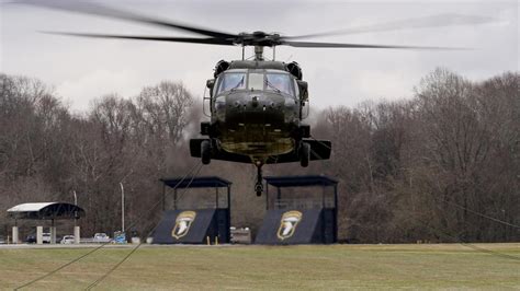 Al menos nueve muertos en colisión de dos helicópteros militares en