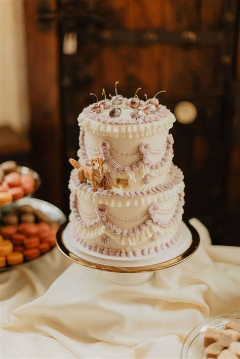 11 Vintage Cakes Almost Too Pretty To Eat | Rocky Mountain Bride 